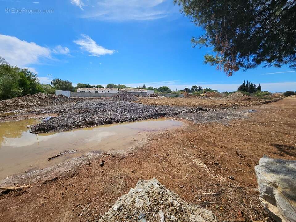 Terrain 400 m² à Fos-Sur-Mer  - photo 2