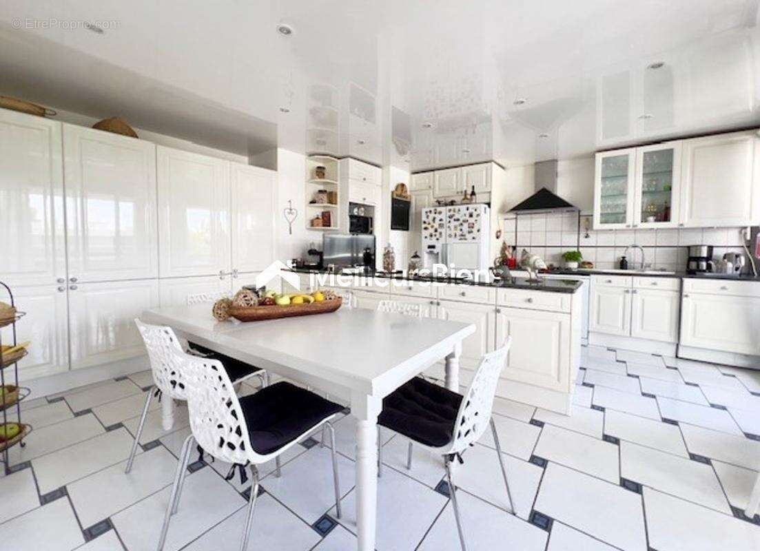 Appartement à LE CHESNAY