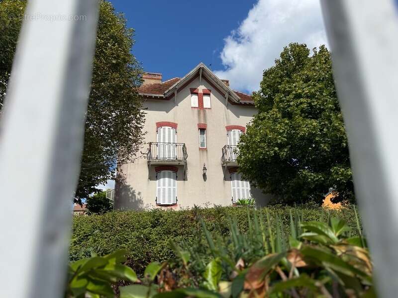 Maison à CUZION
