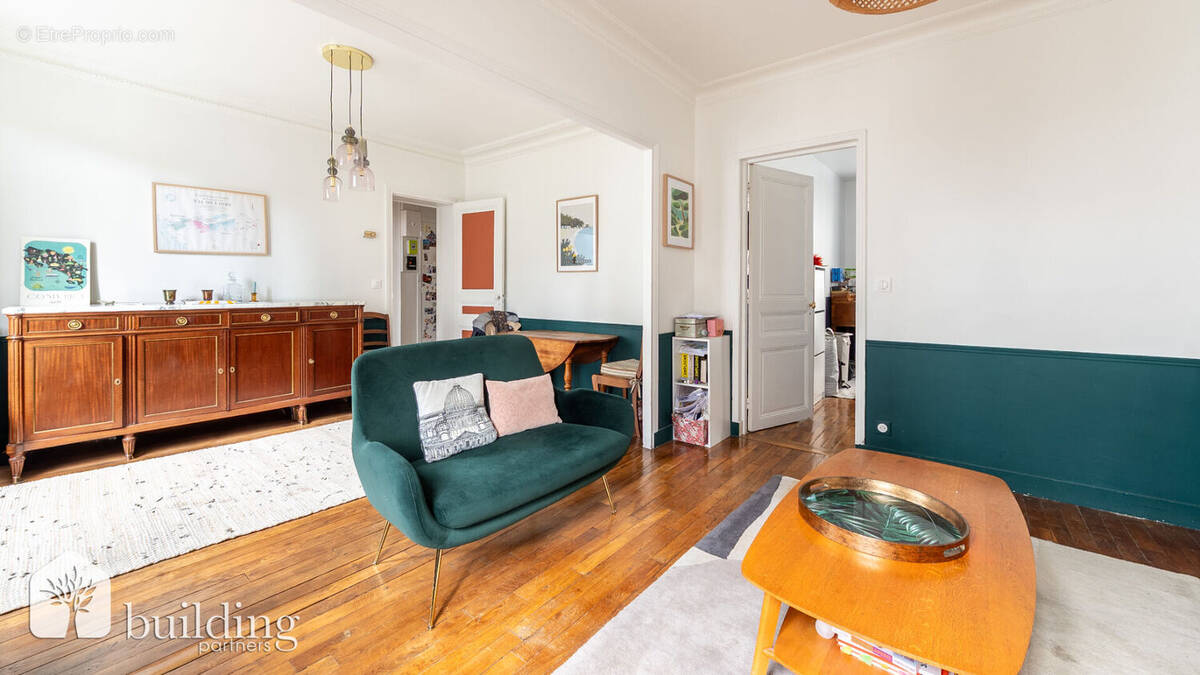 Appartement à COURBEVOIE