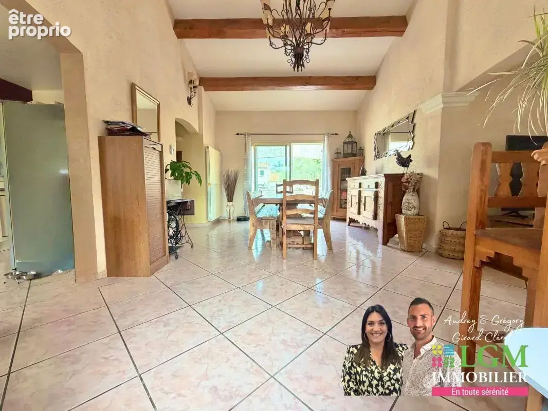 Maison de plain-pied, 4 chambres, piscine, 1000m2 de terrain, au calme, proche du centre - photo 6