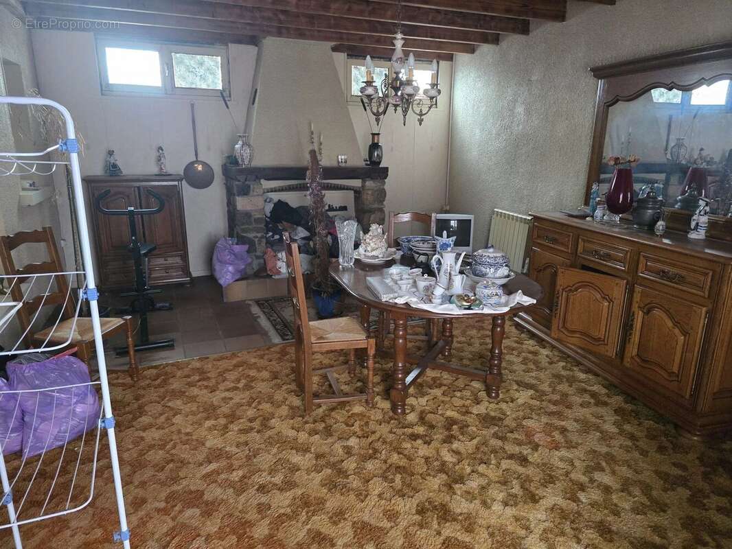 Maison à LE BREUIL-SUR-COUZE