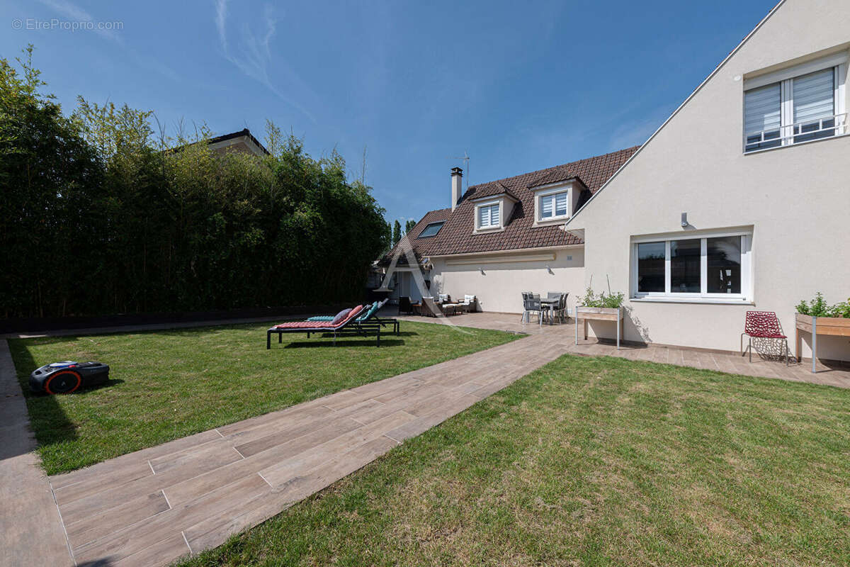 Maison à CHELLES