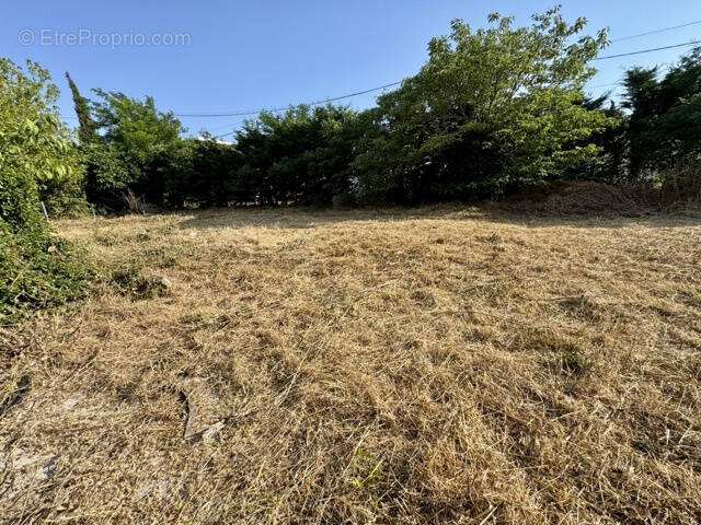 Terrain à EGUILLES