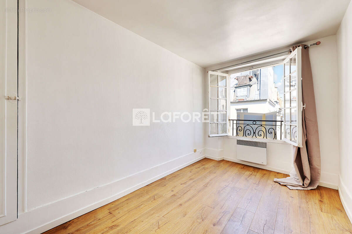 Appartement à PARIS-3E