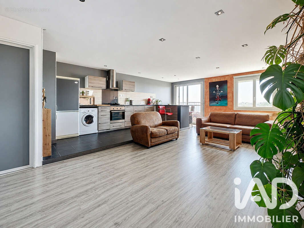 Photo 2 - Appartement à MAINVILLIERS