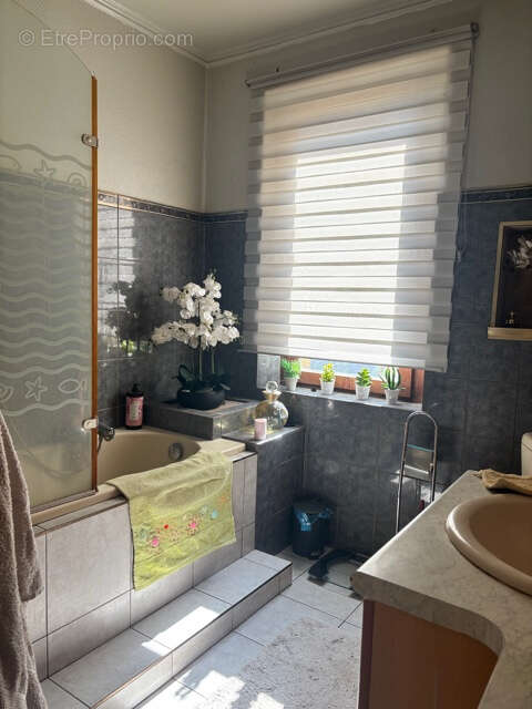A VENDRE- Rare sur le secteur; Maison de caractère à JARNY-Dépendance aménagée de 41 m2 et parc de 18 ares. - photo 17