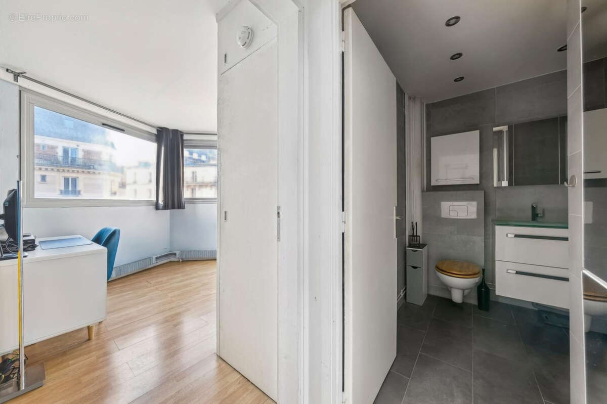 Appartement à PARIS-15E