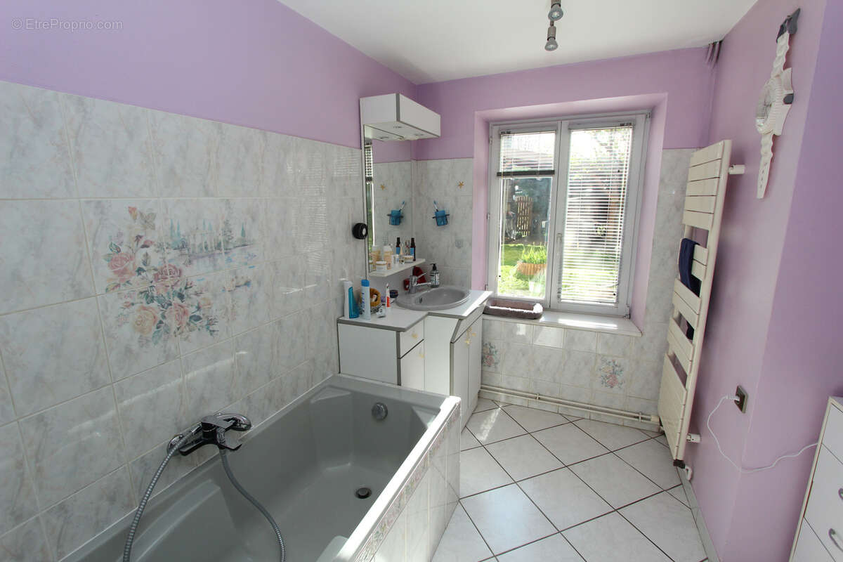 Maison à THAON-LES-VOSGES