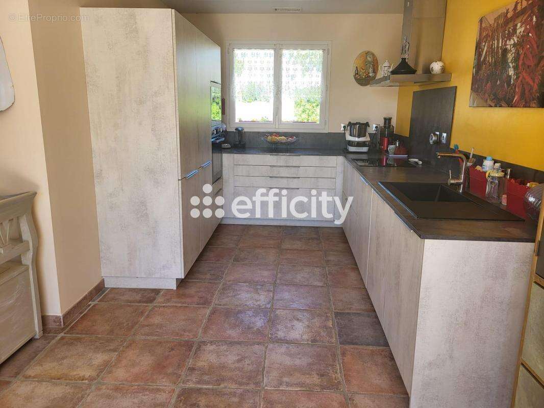 Maison 165 m² à Saint-Pargoire  - photo 6