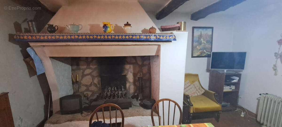 Maison à PEGAIROLLES-DE-L'ESCALETTE