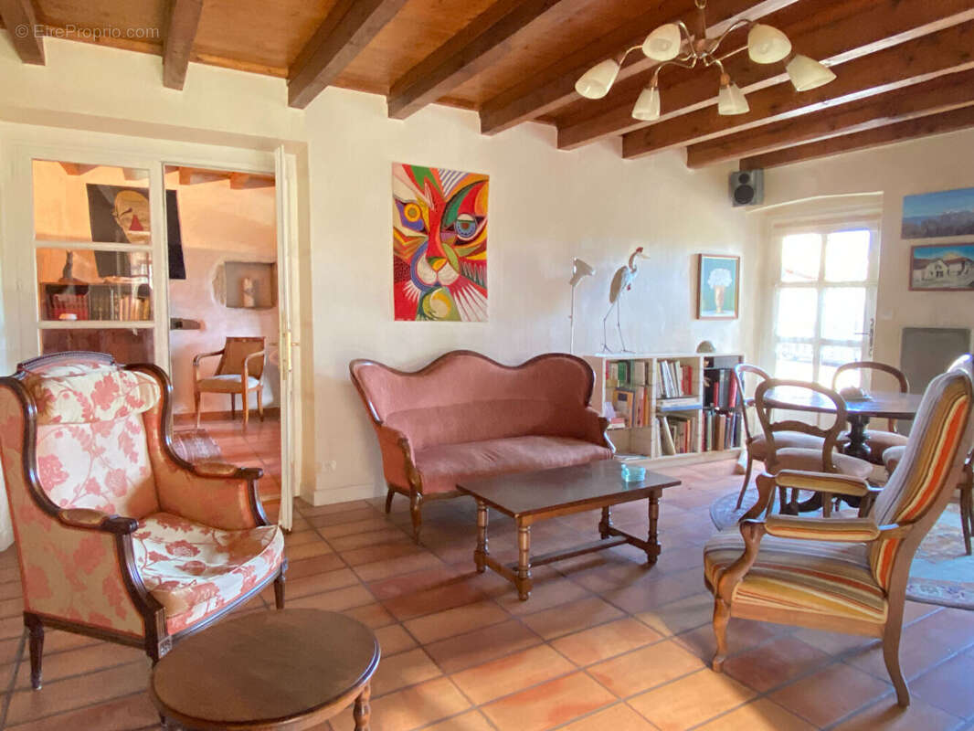 Maison à INJOUX-GENISSIAT