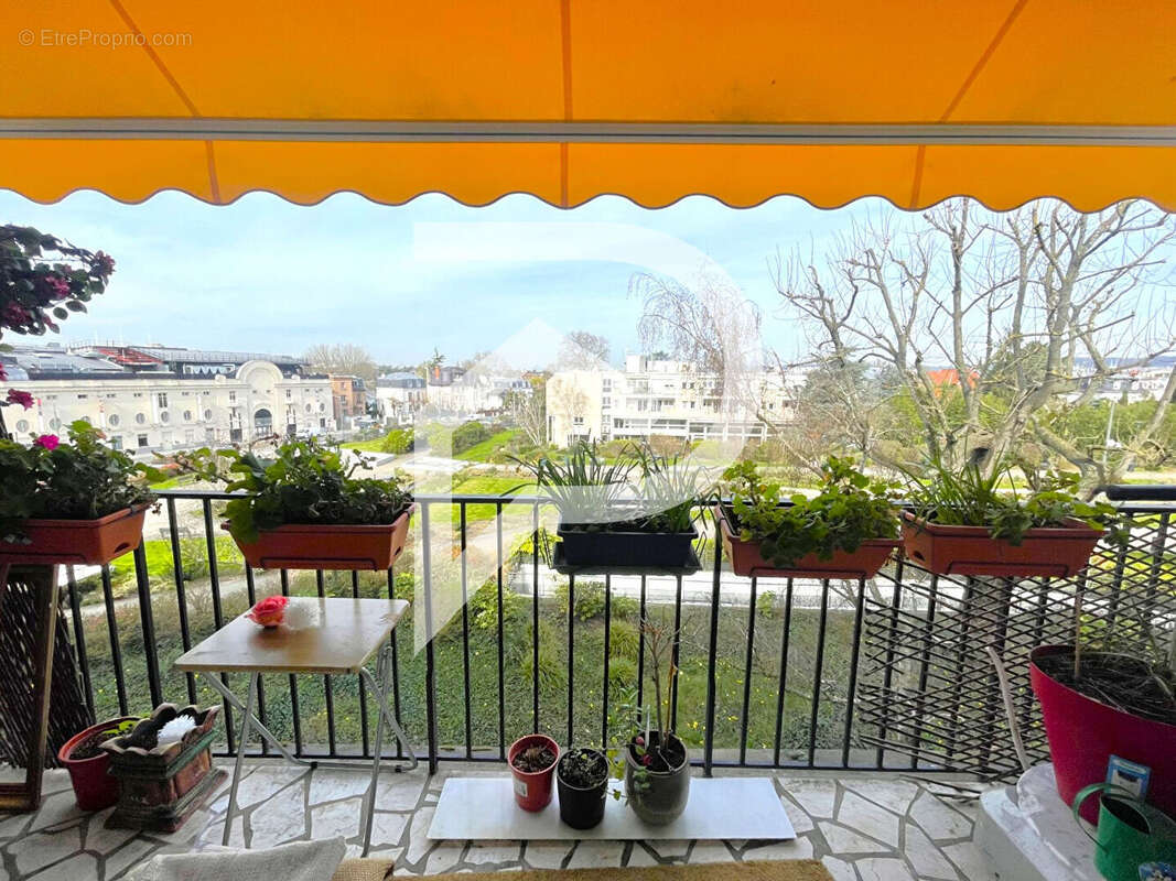 Appartement à ENGHIEN-LES-BAINS