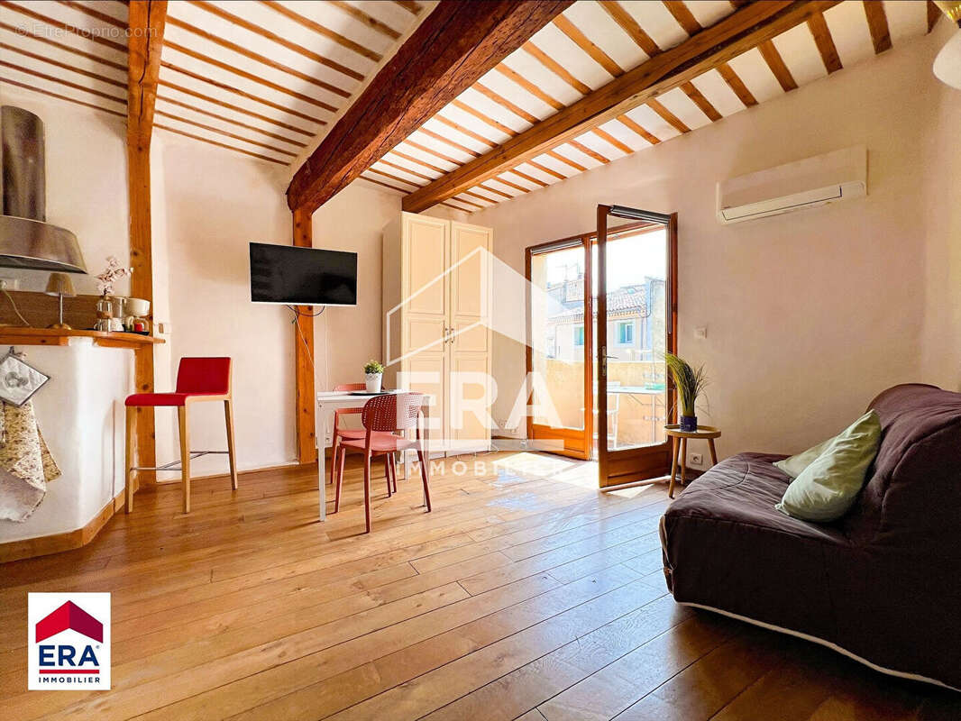 Appartement à PERNES-LES-FONTAINES