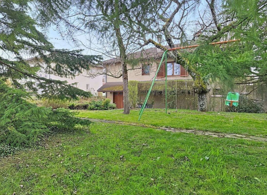 Maison à SAINT-PIERRE-DE-CHANDIEU