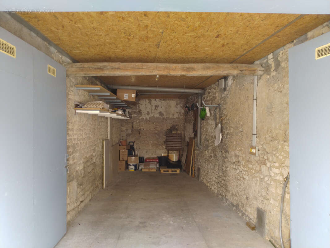 Maison à PUYLAROQUE