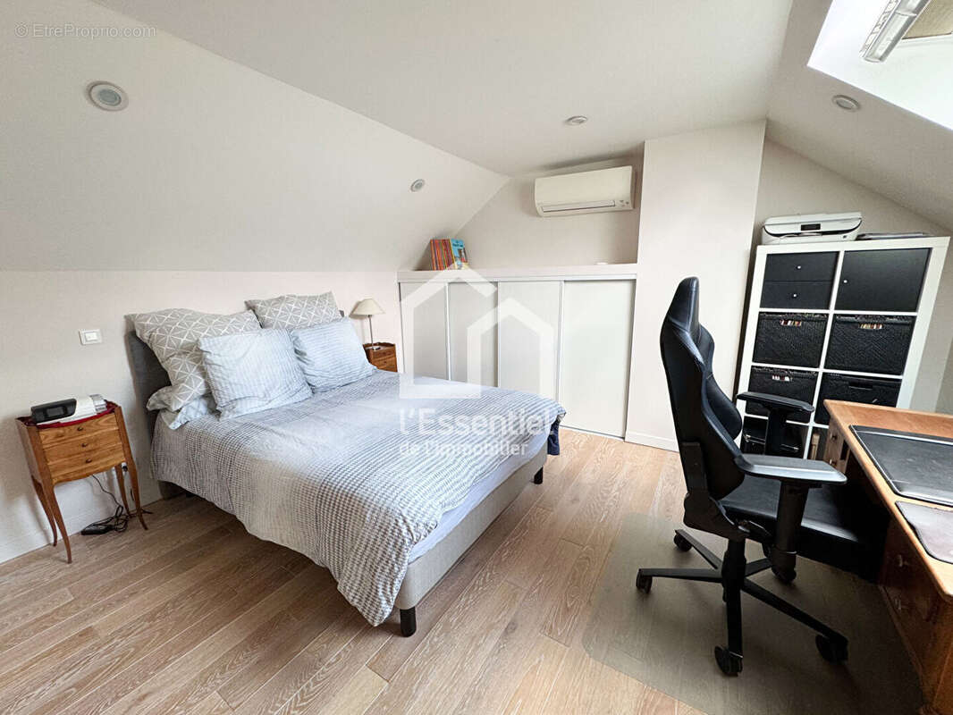 Maison à VERNEUIL-SUR-SEINE