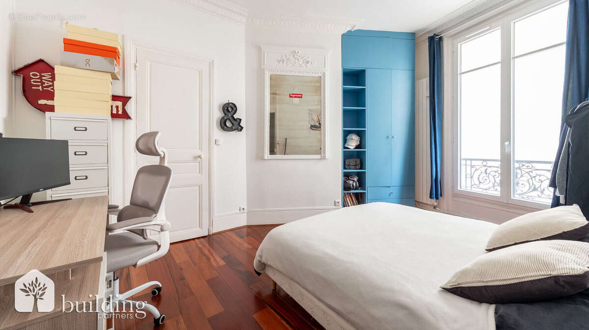 Appartement à PARIS-17E