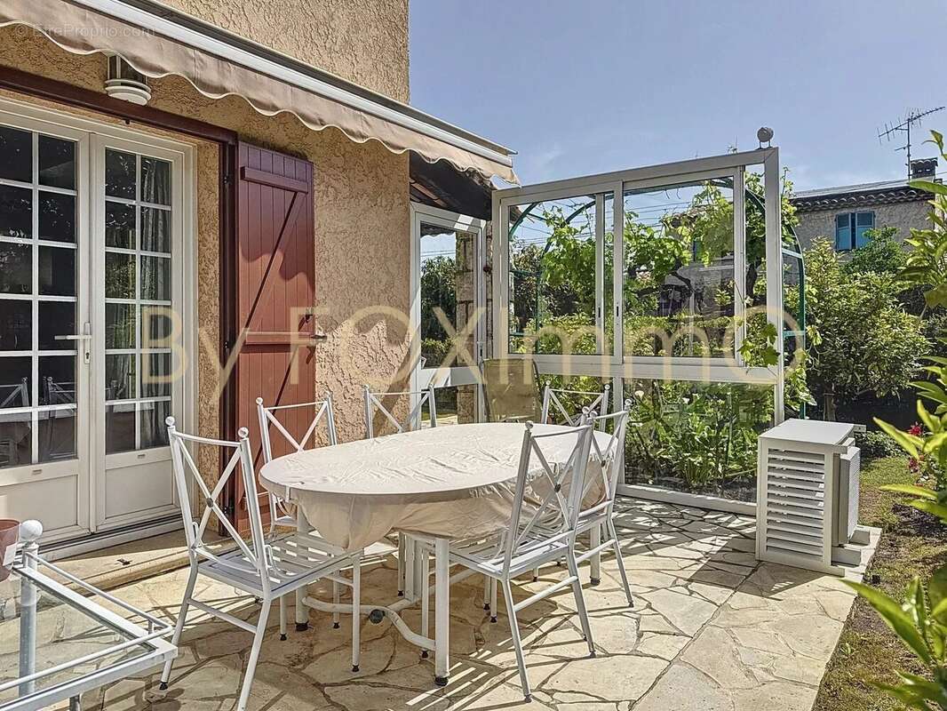 Antibes centre, au calme, maison 4 chambres , jardin, grand garage , parking privatif, expo sud - photo 3