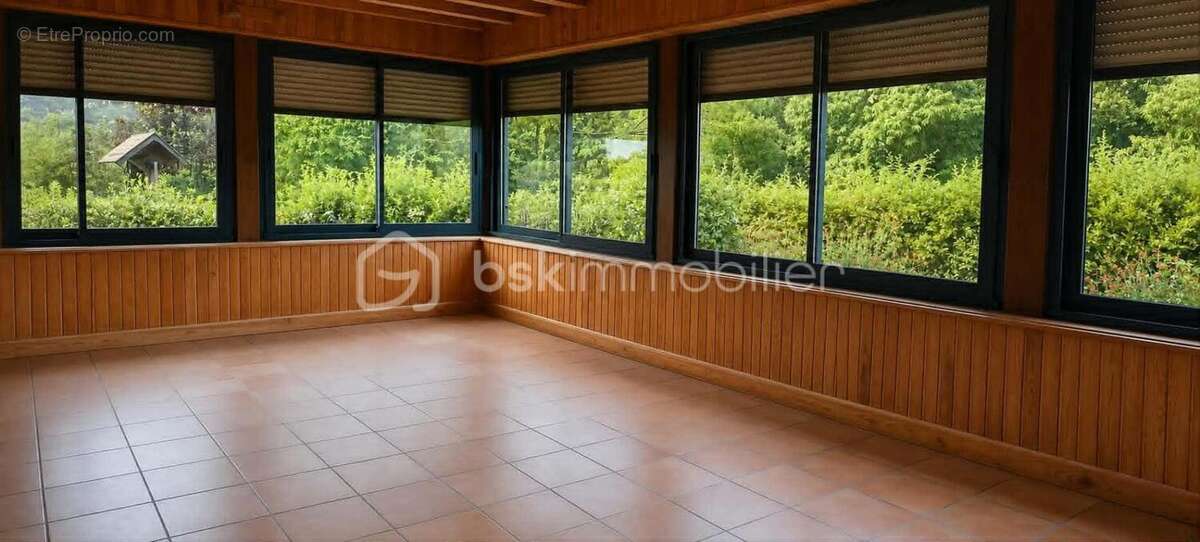 Maison en pierre de 150 m2 avec dépendances - photo 6