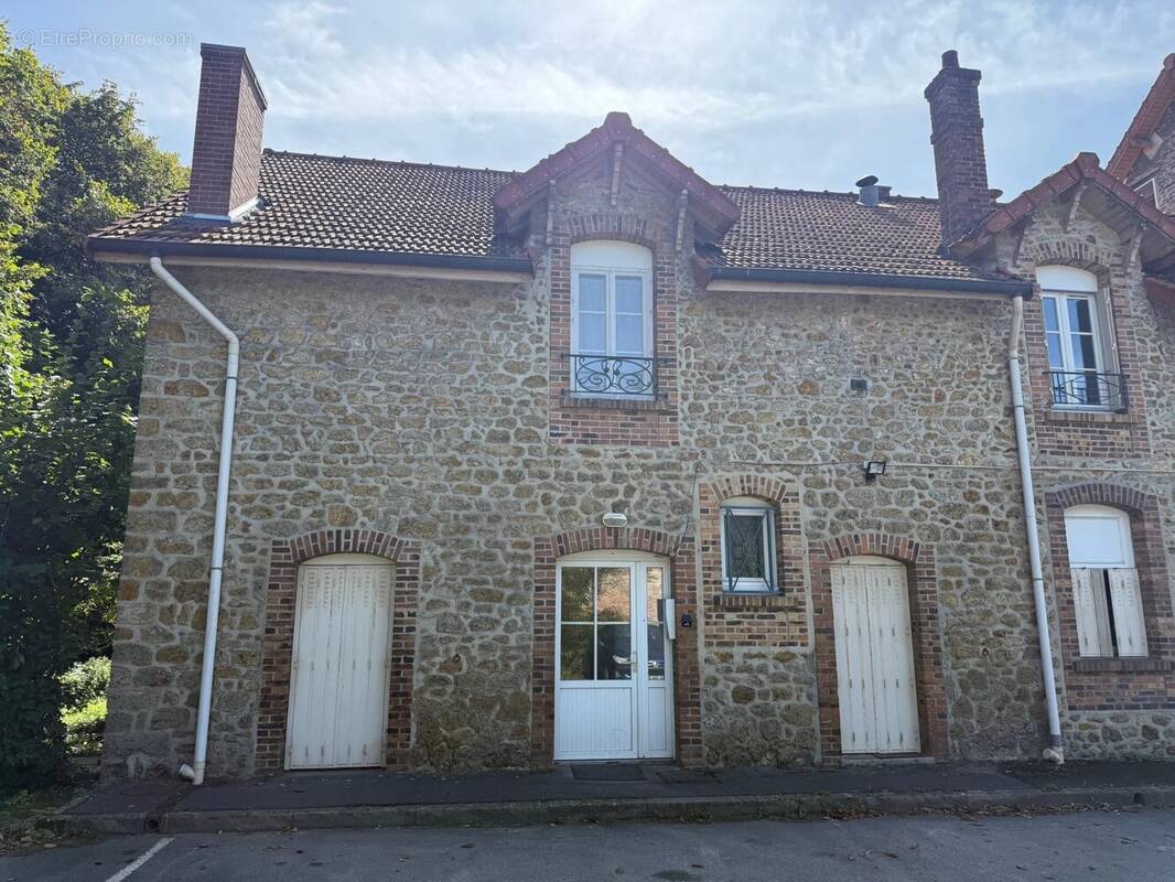 Appartement à OLLAINVILLE