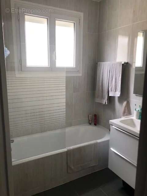 Appartement à SARTROUVILLE