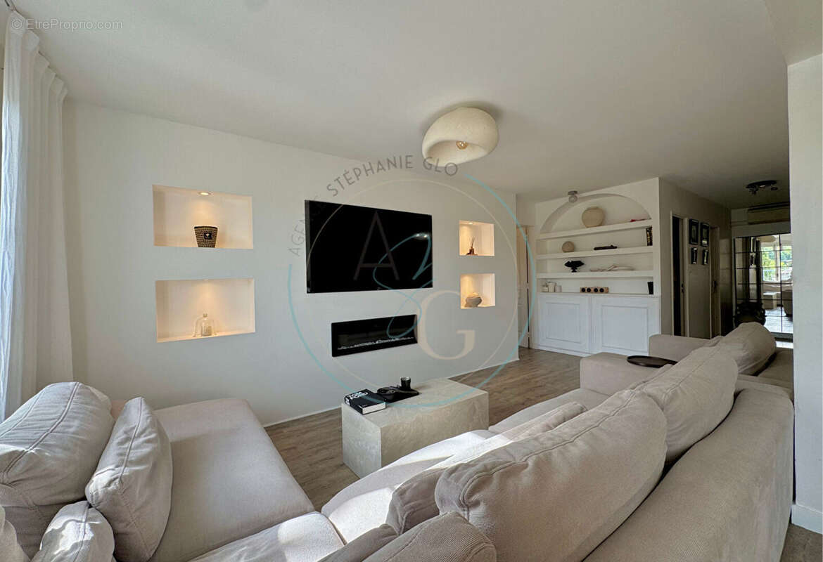 Appartement à COGOLIN