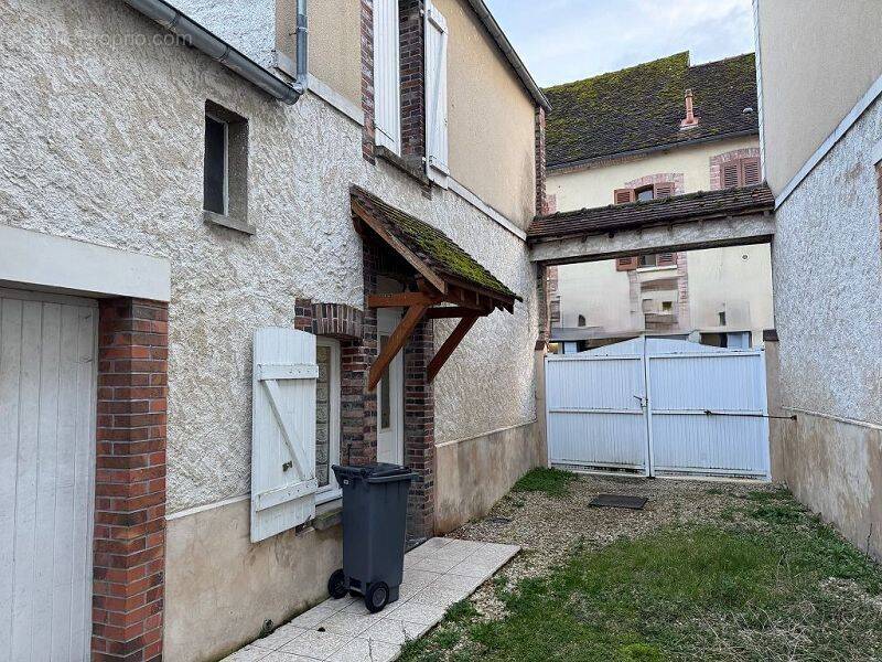 Appartement à PONT-SUR-YONNE