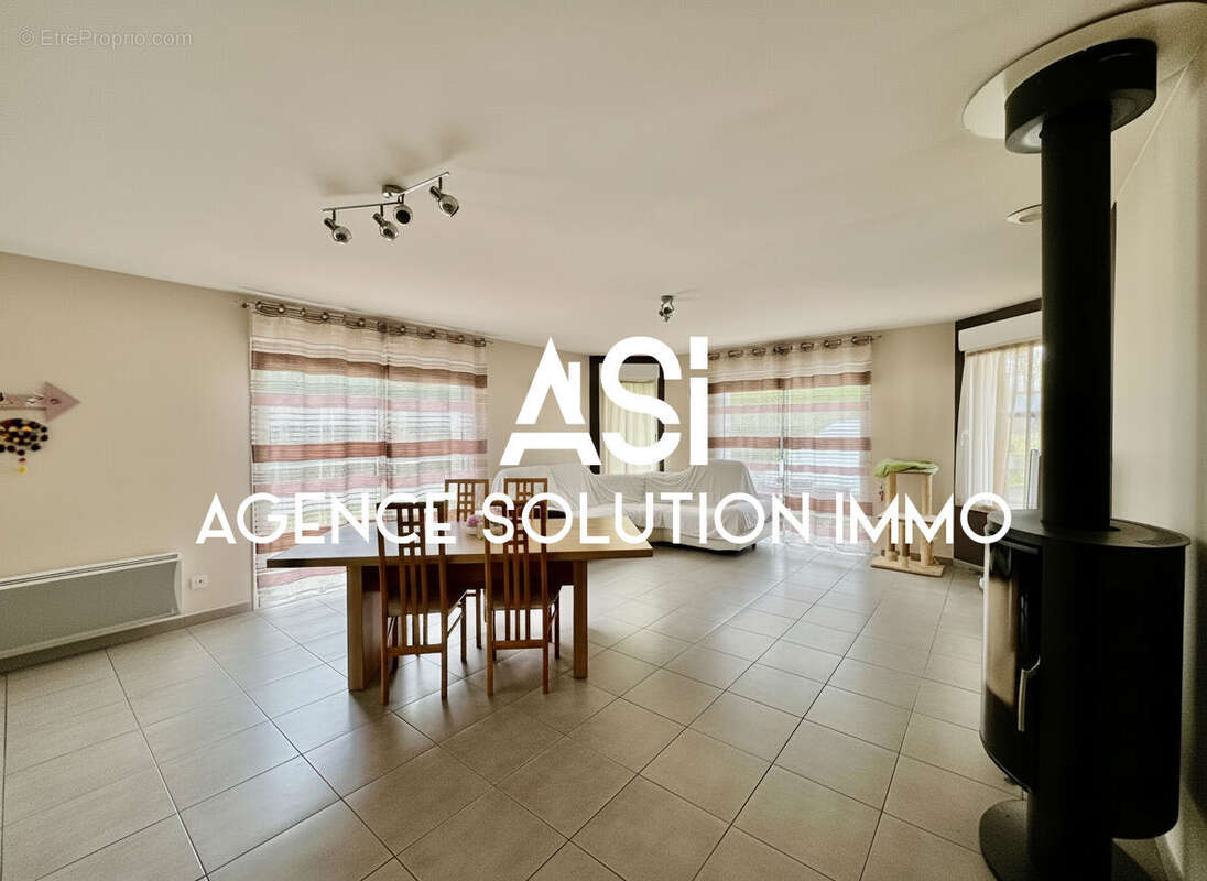 Maison à SAINT-OUEN-DES-TOITS