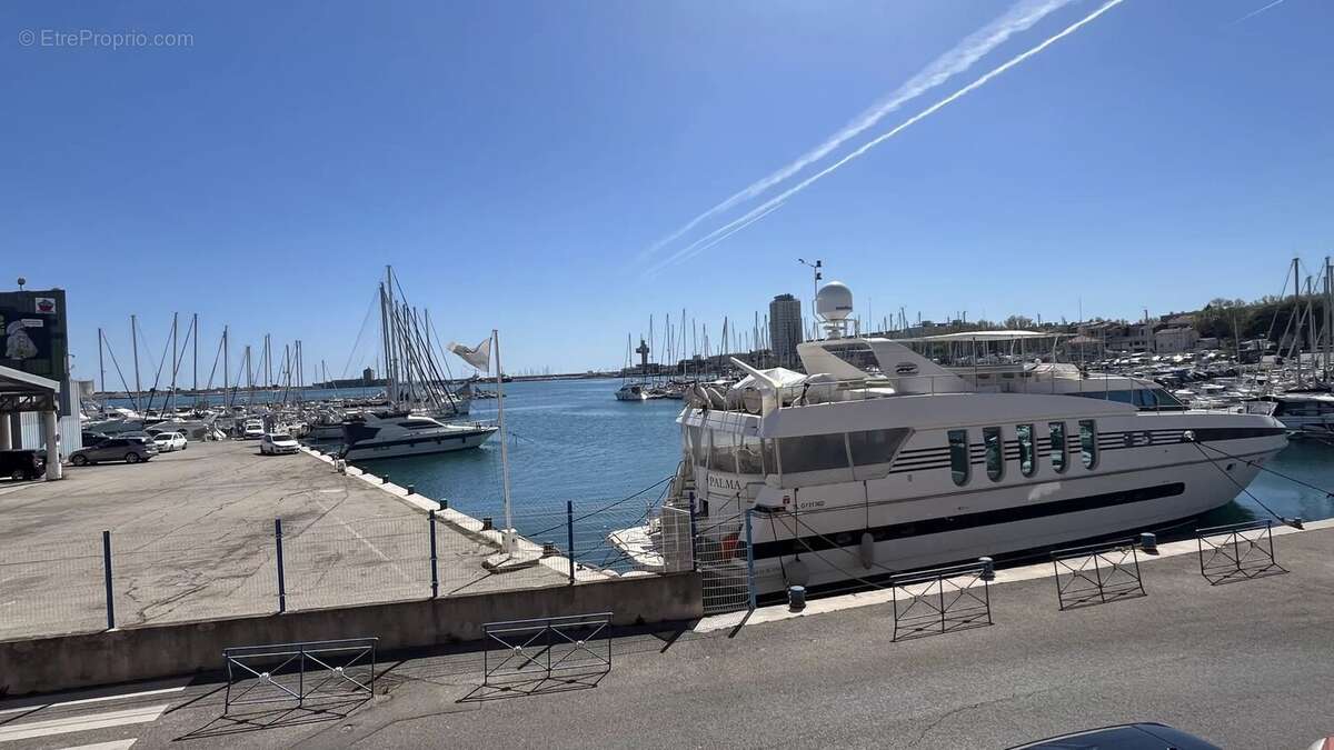 T2 Vue mer - Terrasse - Plein Sud - Parking - Emplacement rare - Port-de-Bouc Plaisance - photo 10