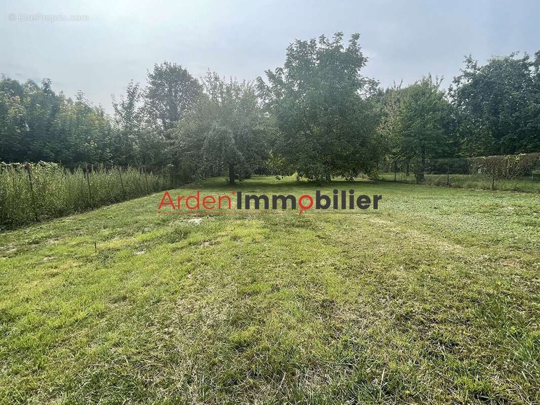 Terrain à HOUDILCOURT