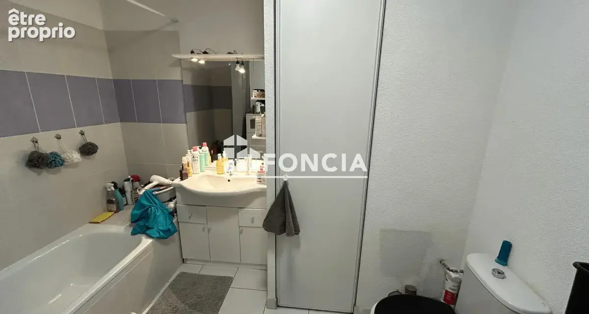 BRIGNOLES - Agréable T2 loué en résidence récente avec piscine - photo 7