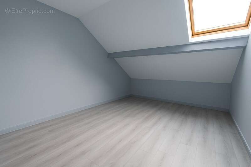 Maison à NEUVILLE-EN-FERRAIN