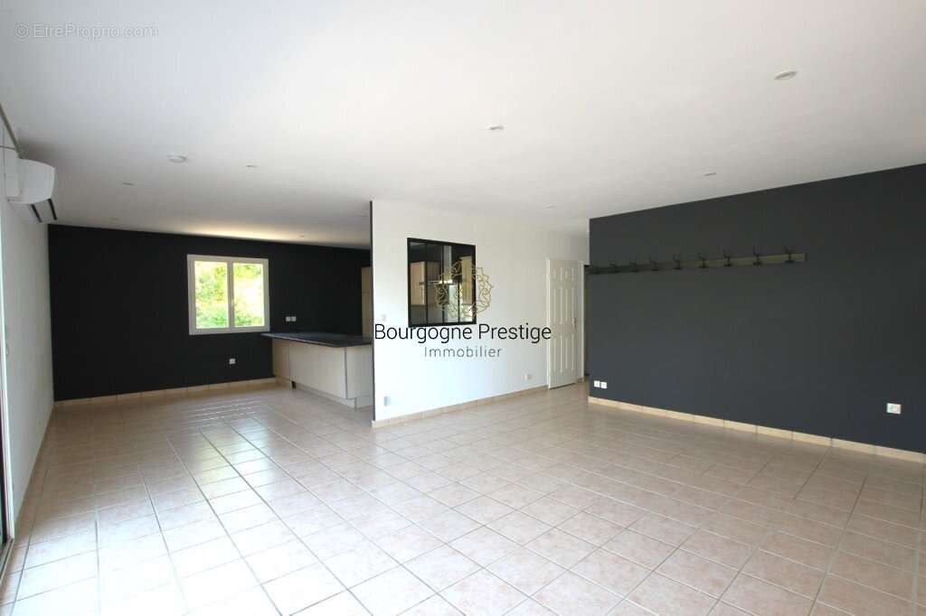A l'ouest de tournus jolie maison de 89 m² sur sous-sol  - terrain de 1394 m² - photo 5