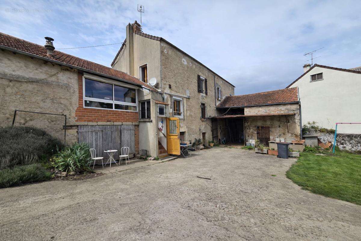 Maison à ECQUEVILLY