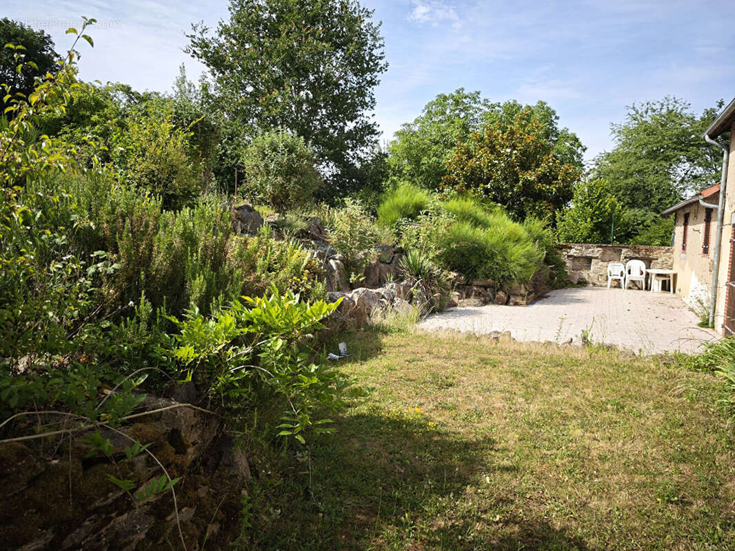 INDRE - Belle maison de campagne située dans une impasse tranquille. - photo 8