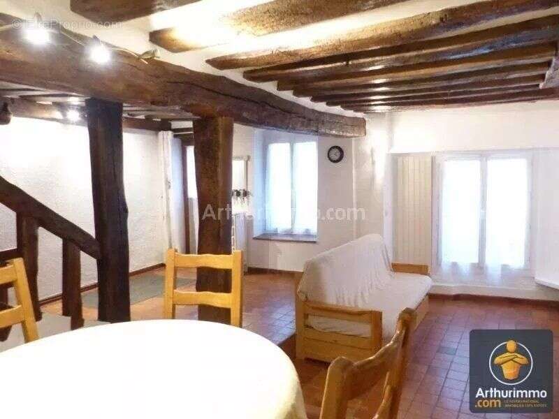 Maison à VILLENEUVE-LE-ROI