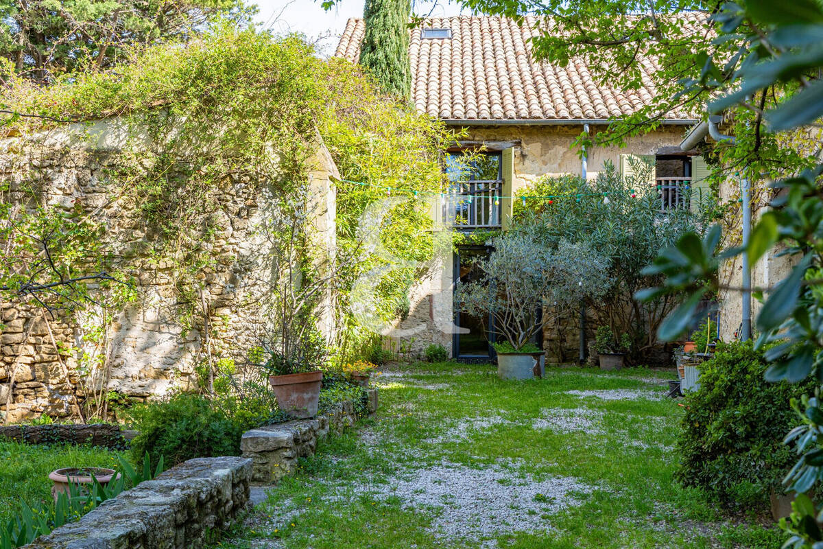 Maison à SAINTE-CECILE-LES-VIGNES