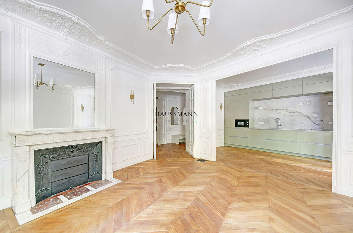 Appartement à PARIS-7E