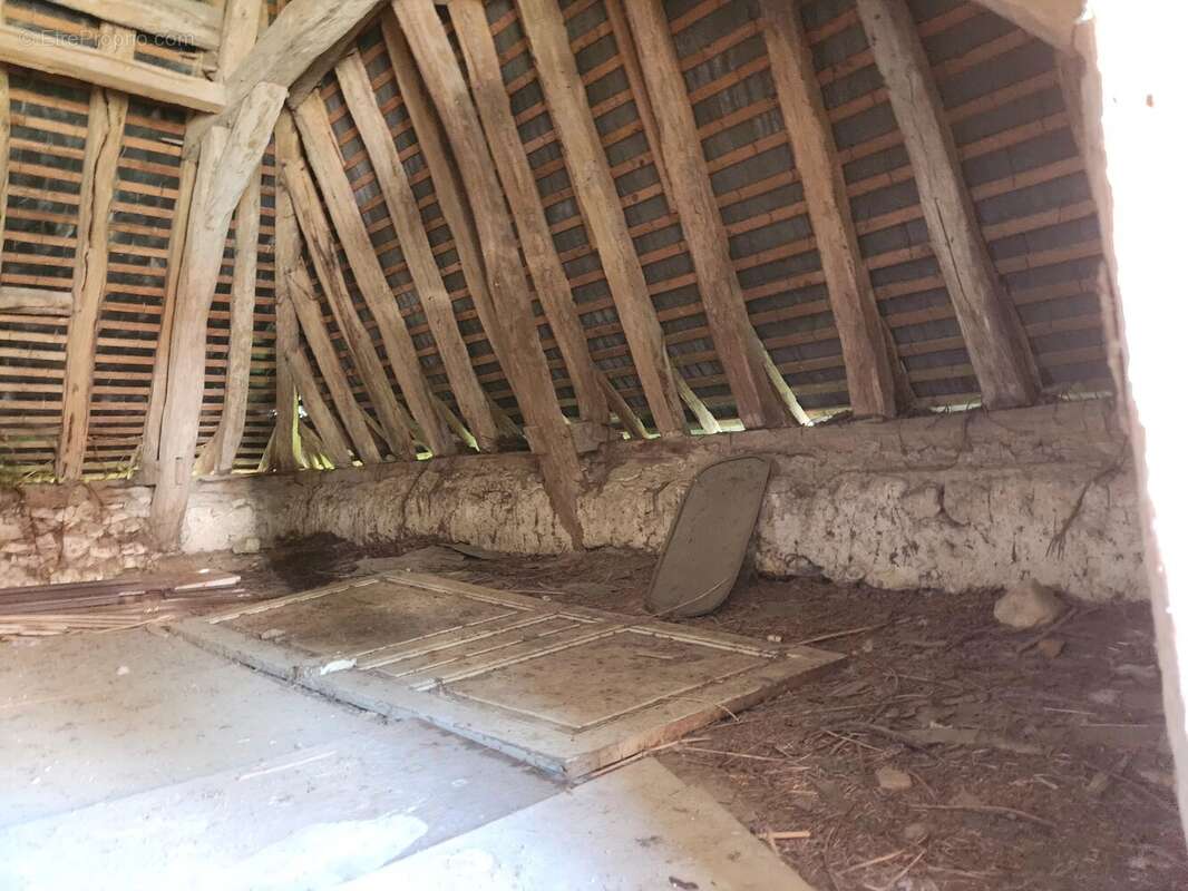 Maison à VILLAINES-LES-ROCHERS
