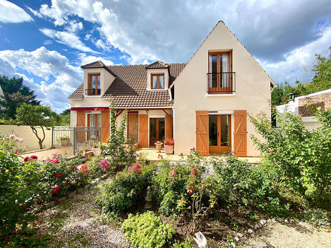 Maison à SARTROUVILLE