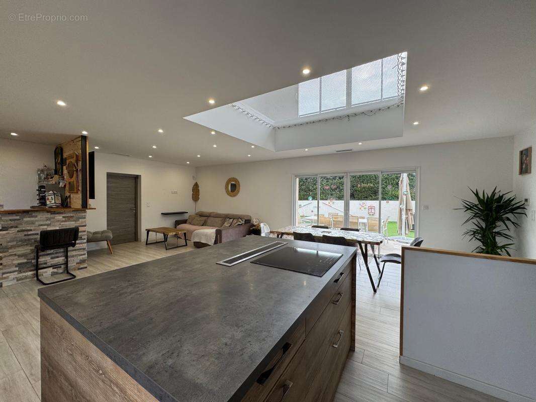 Villa avec piscine et garage - PINET - photo 10