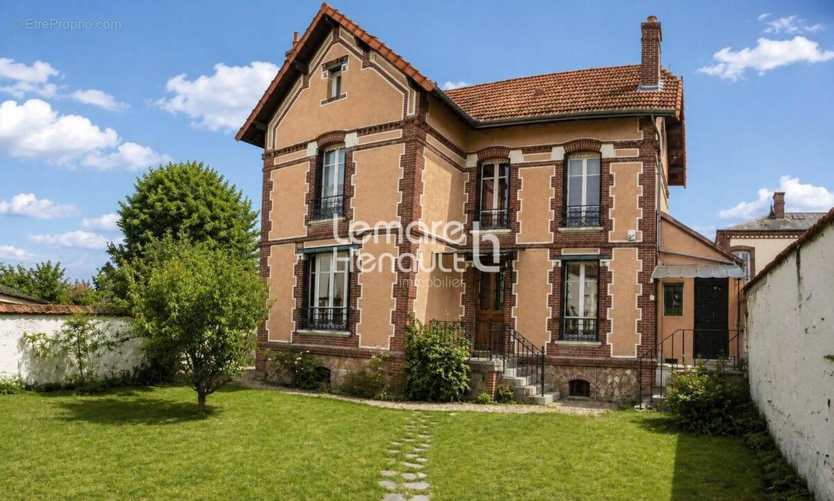 Maison à SAINT-REMY-SUR-AVRE