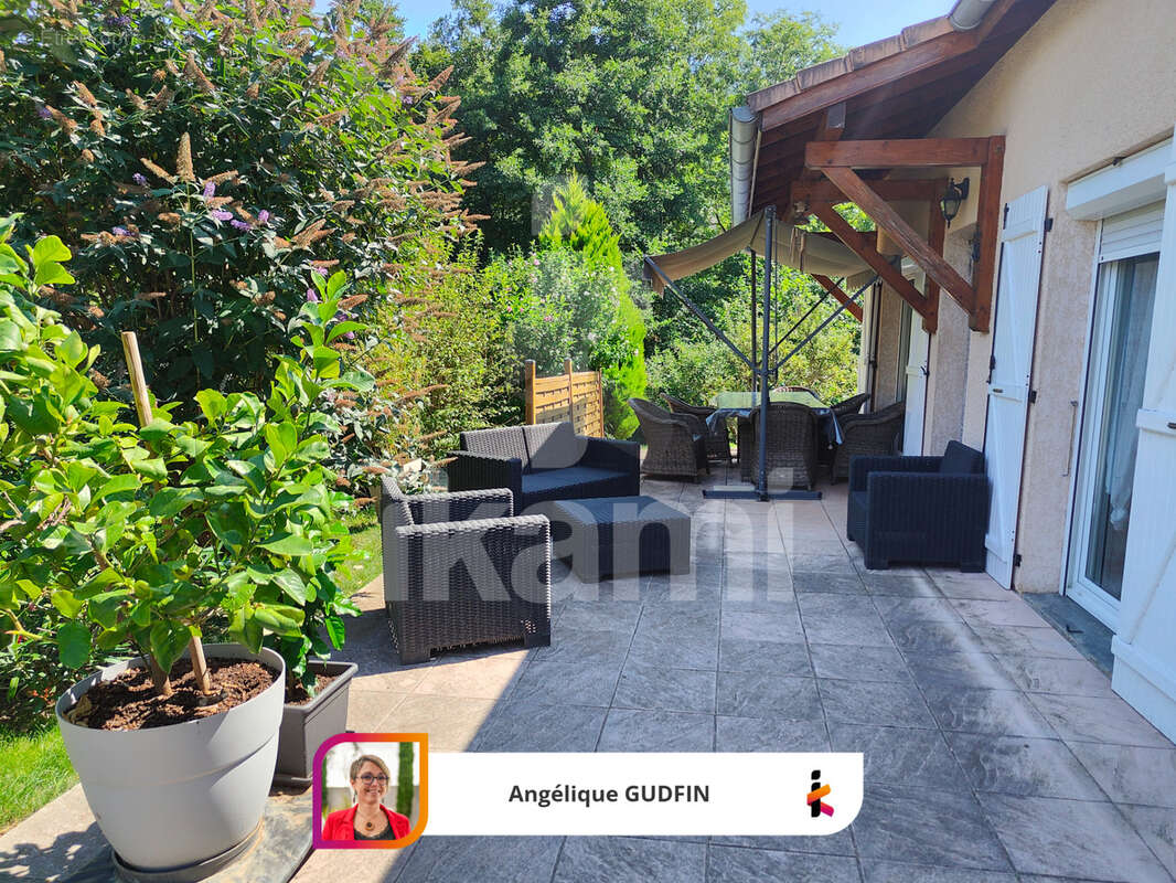 Maison à SAINT-JULIEN-VOCANCE