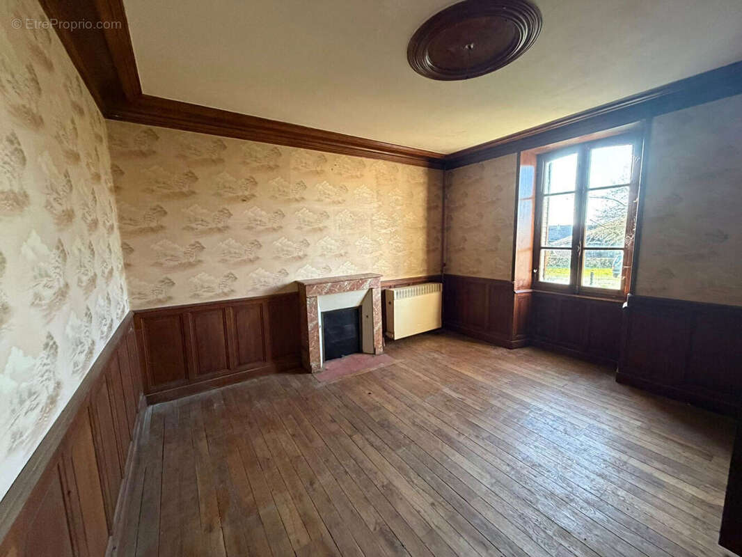 Maison à CHATEAUPONSAC