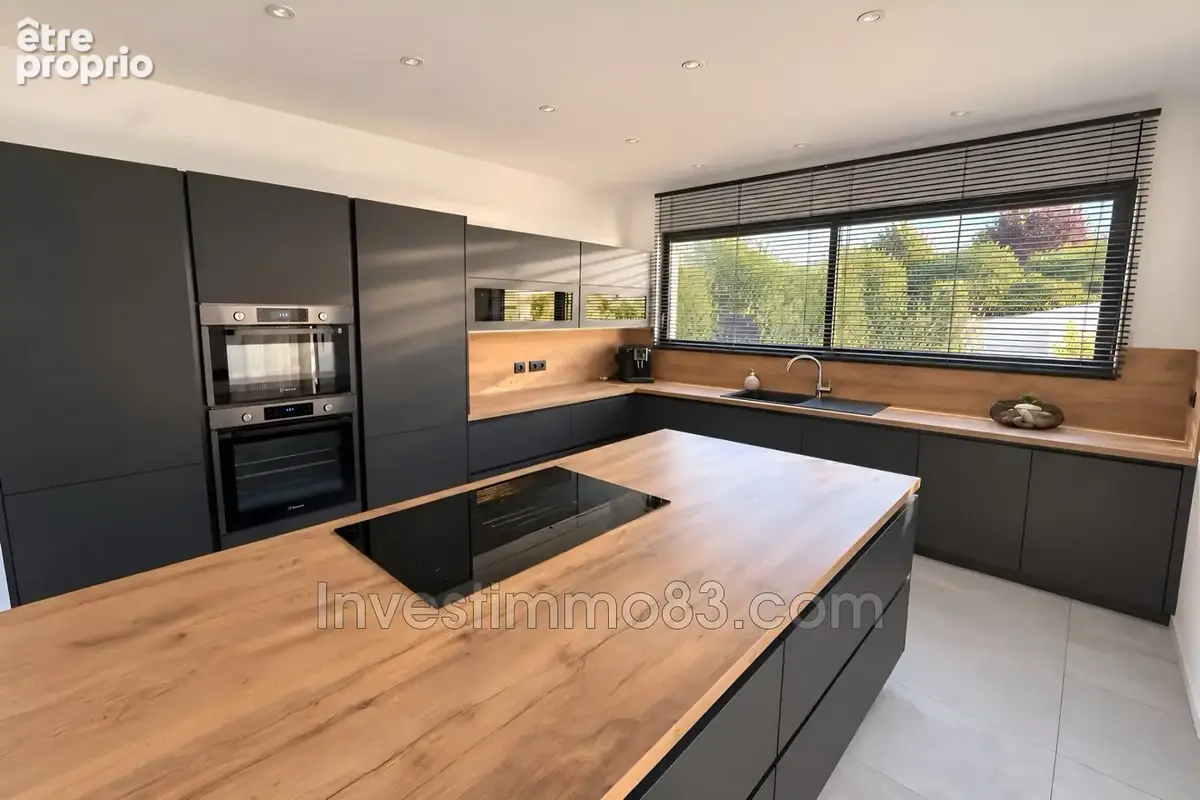 Maison 8 pièces 290 m² à vendre à Roquevaire (13360) - photo 8