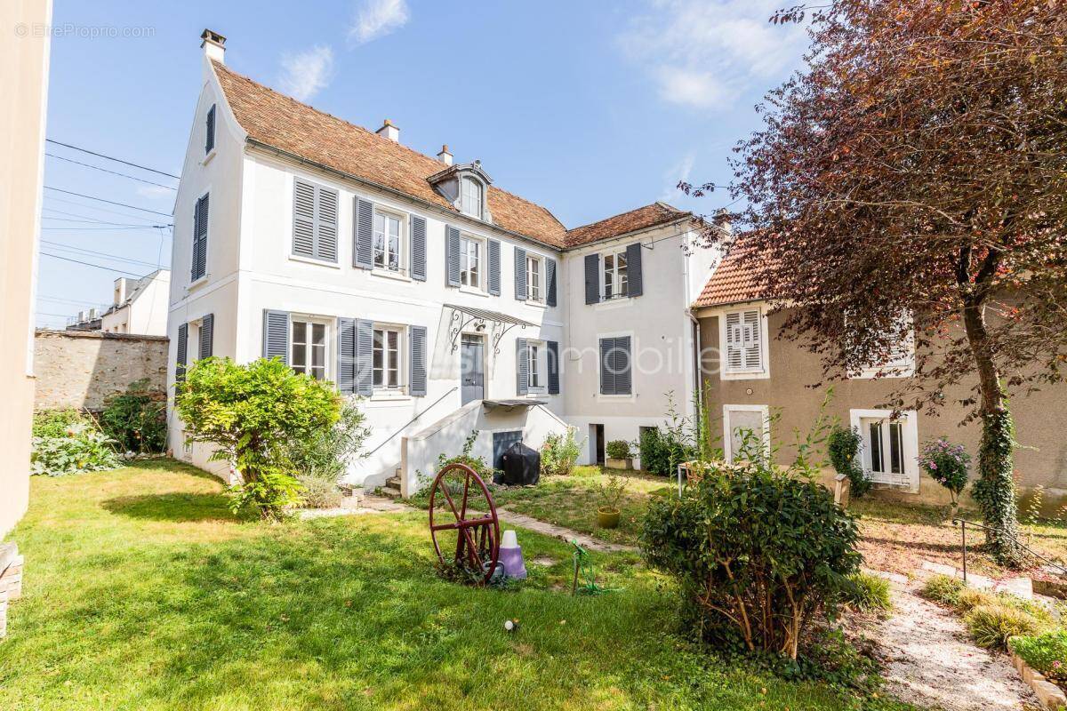 Maison à SAVIGNY-SUR-ORGE