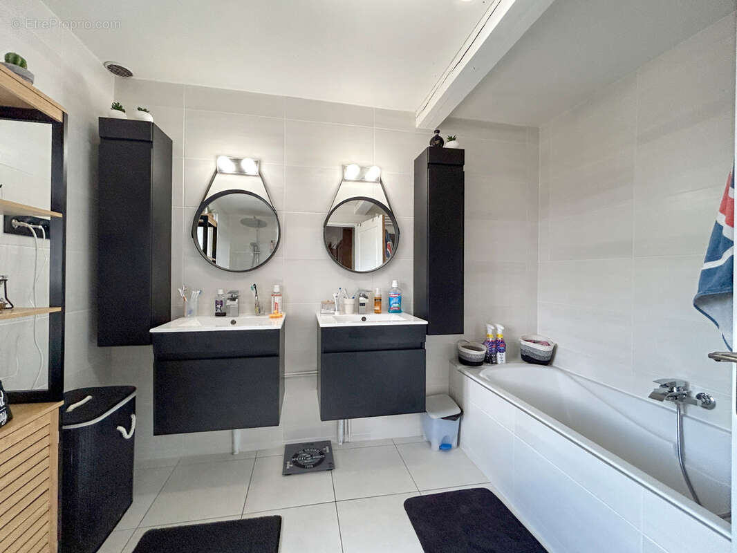 Maison centre-ville de Commentry - photo 12