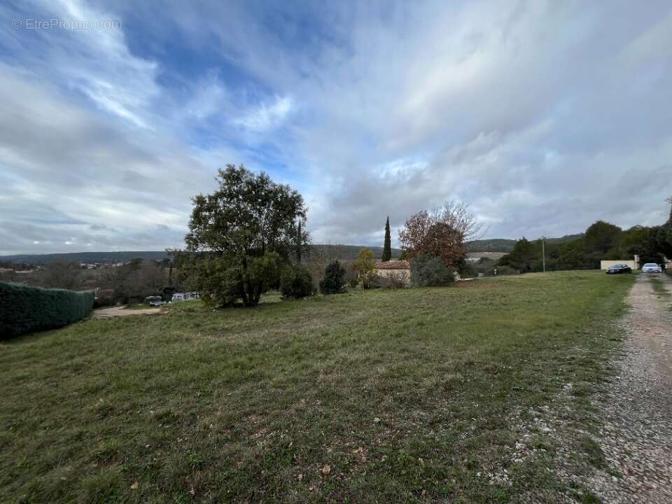 Terrain à BRUE-AURIAC
