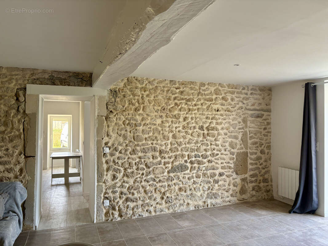 Maison à PUJOLS-SUR-CIRON